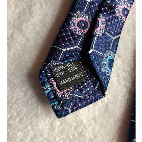 Jos A Banks Reserve Blue Pink silk tie - Picture 4 of 4